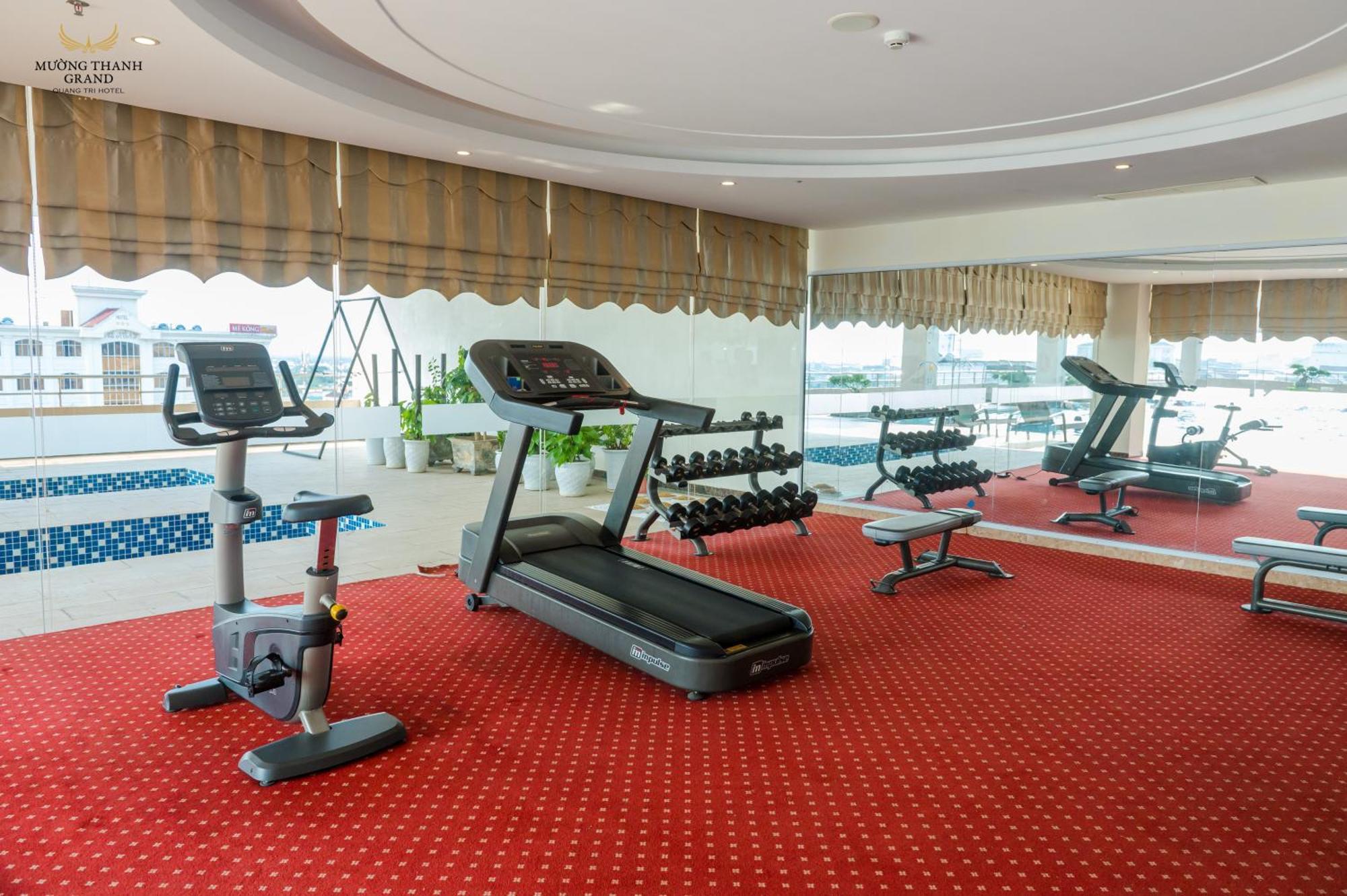 มวง ตานห์ ควง ตริ โฮเต็ล Hotel Quang Tri ภายนอก รูปภาพ