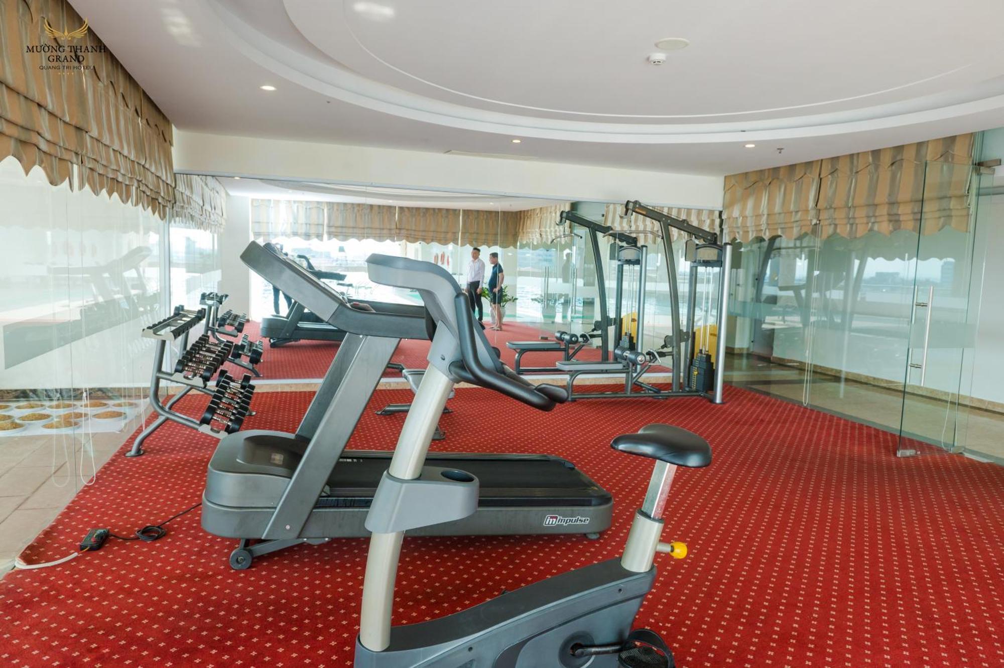 มวง ตานห์ ควง ตริ โฮเต็ล Hotel Quang Tri ภายนอก รูปภาพ