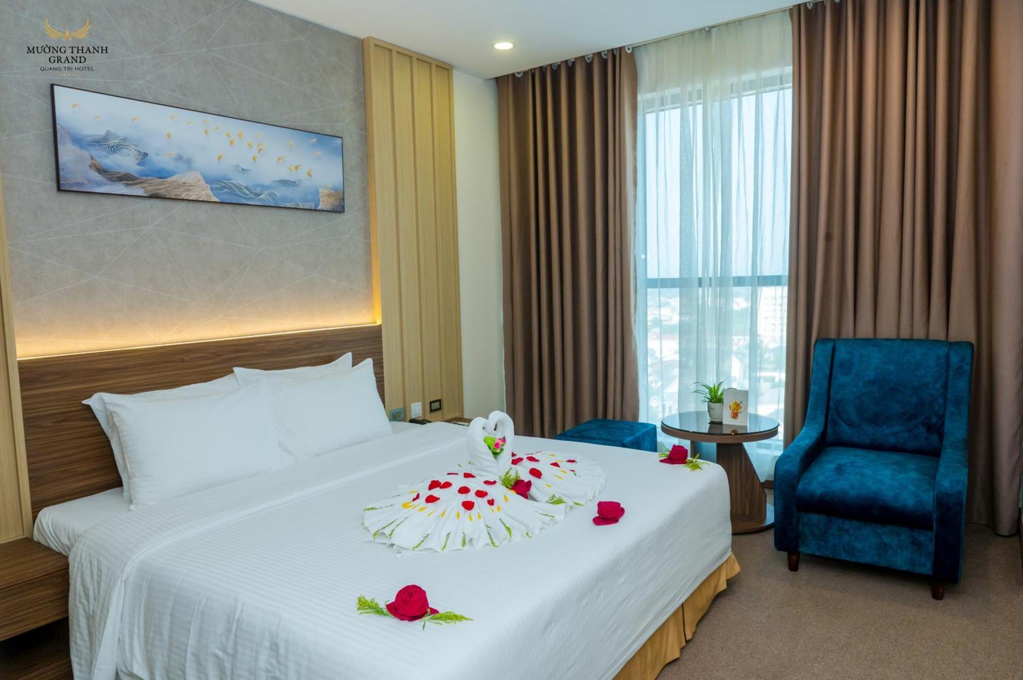 มวง ตานห์ ควง ตริ โฮเต็ล Hotel Quang Tri ภายนอก รูปภาพ