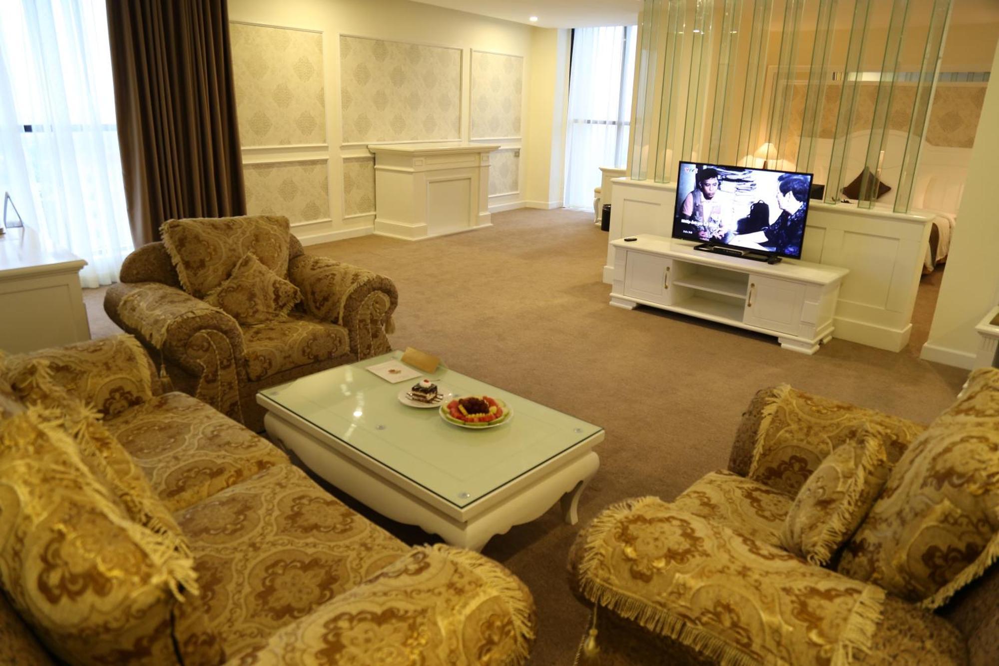 มวง ตานห์ ควง ตริ โฮเต็ล Hotel Quang Tri ห้อง รูปภาพ