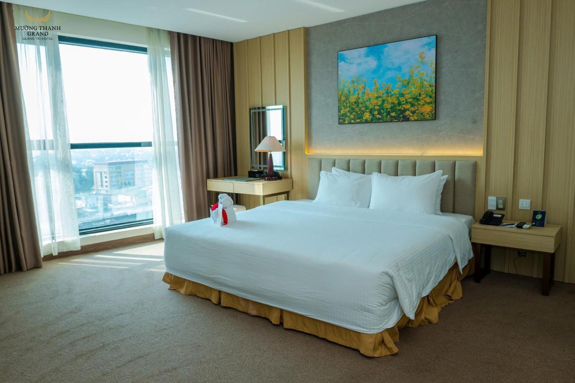 มวง ตานห์ ควง ตริ โฮเต็ล Hotel Quang Tri ภายนอก รูปภาพ
