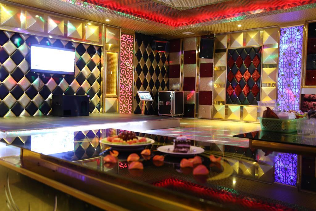 มวง ตานห์ ควง ตริ โฮเต็ล Hotel Quang Tri ภายนอก รูปภาพ