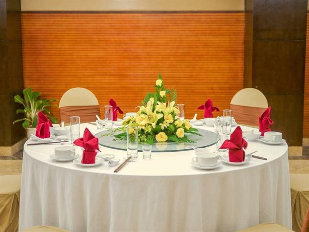 มวง ตานห์ ควง ตริ โฮเต็ล Hotel Quang Tri ภายนอก รูปภาพ