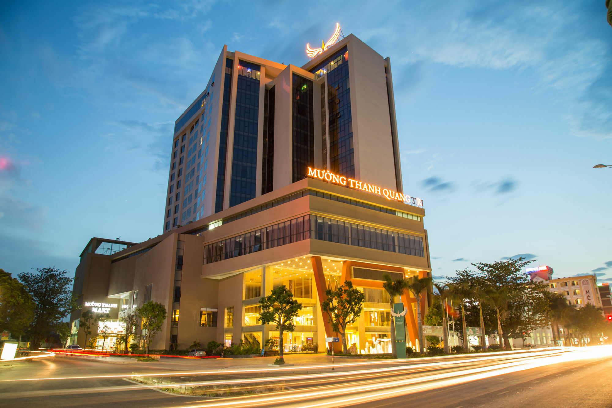 มวง ตานห์ ควง ตริ โฮเต็ล Hotel Quang Tri ภายนอก รูปภาพ