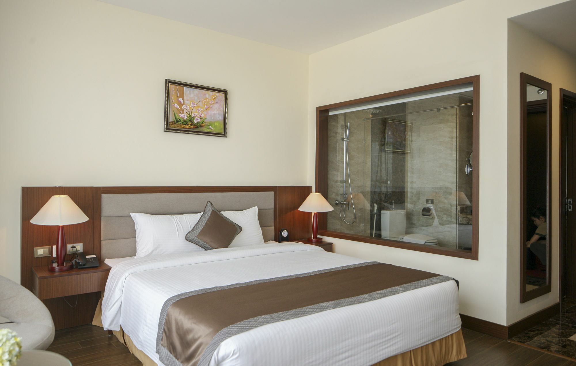 มวง ตานห์ ควง ตริ โฮเต็ล Hotel Quang Tri ภายนอก รูปภาพ